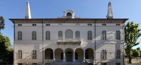 Villa Contarini, Pisani, detta dei "Leoni"