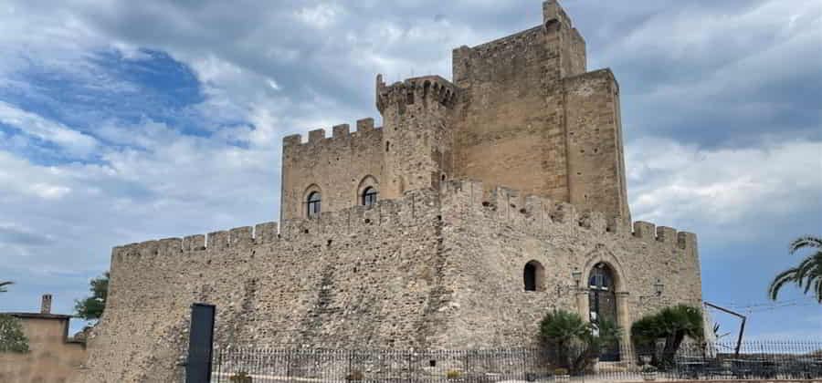 Castello della Pietra di Roseto