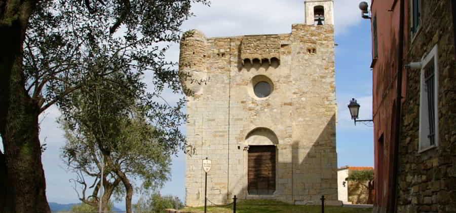 Chiesa-fortezza di San Pietro
