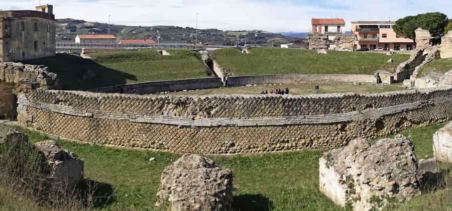 Anfiteatro Romano Di Larino