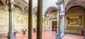 Chiostro dello Scalzo