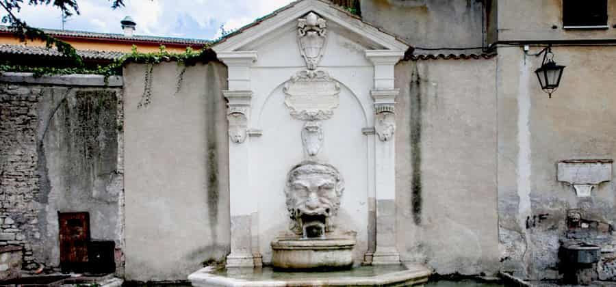 Fontana del Mascherone